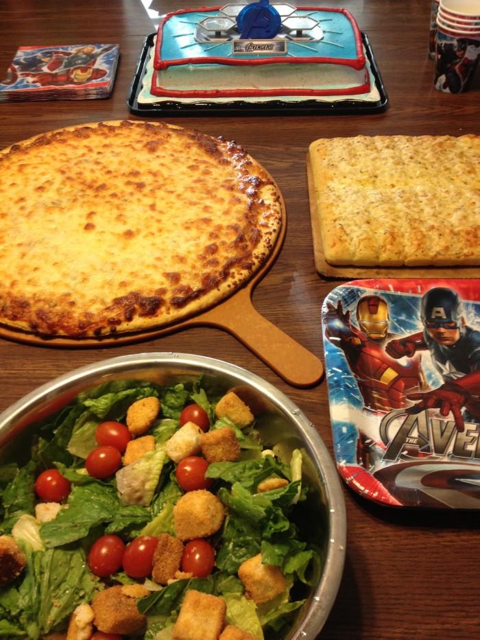Pizza Party Family Fun Night #MarvelAvengersWMT